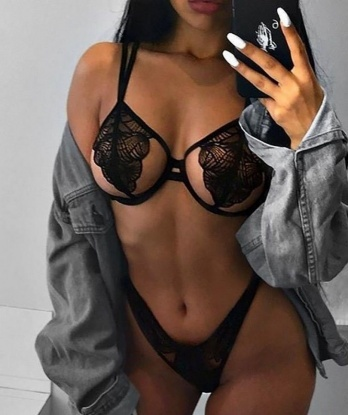 Аня, 18
